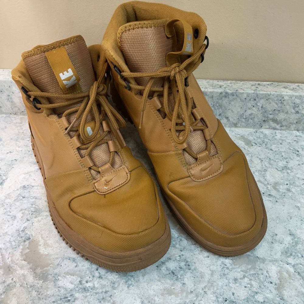 Nike Path Winter Wheat BQ4223-700 Men's Size 10.5 Boots Sneakers Tan Brown